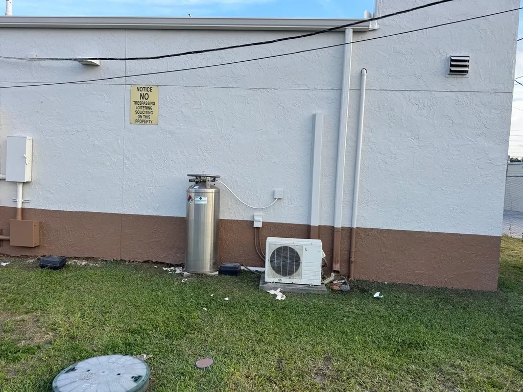 Commercial convenience store painting in Orlando, FL by National Painting Partners - view 13